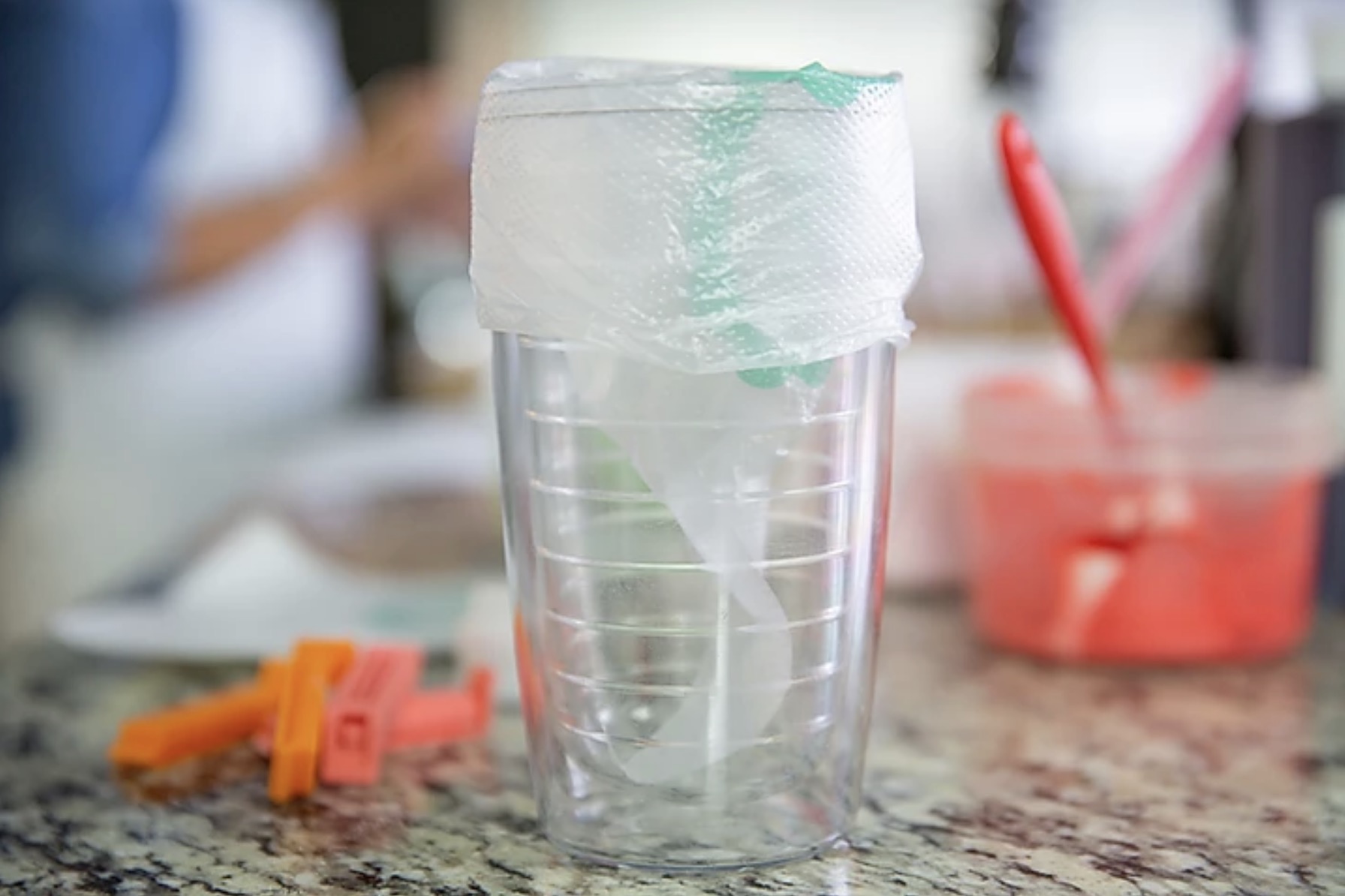 Filling your Decorating Bag Summer's Sweet Shoppe