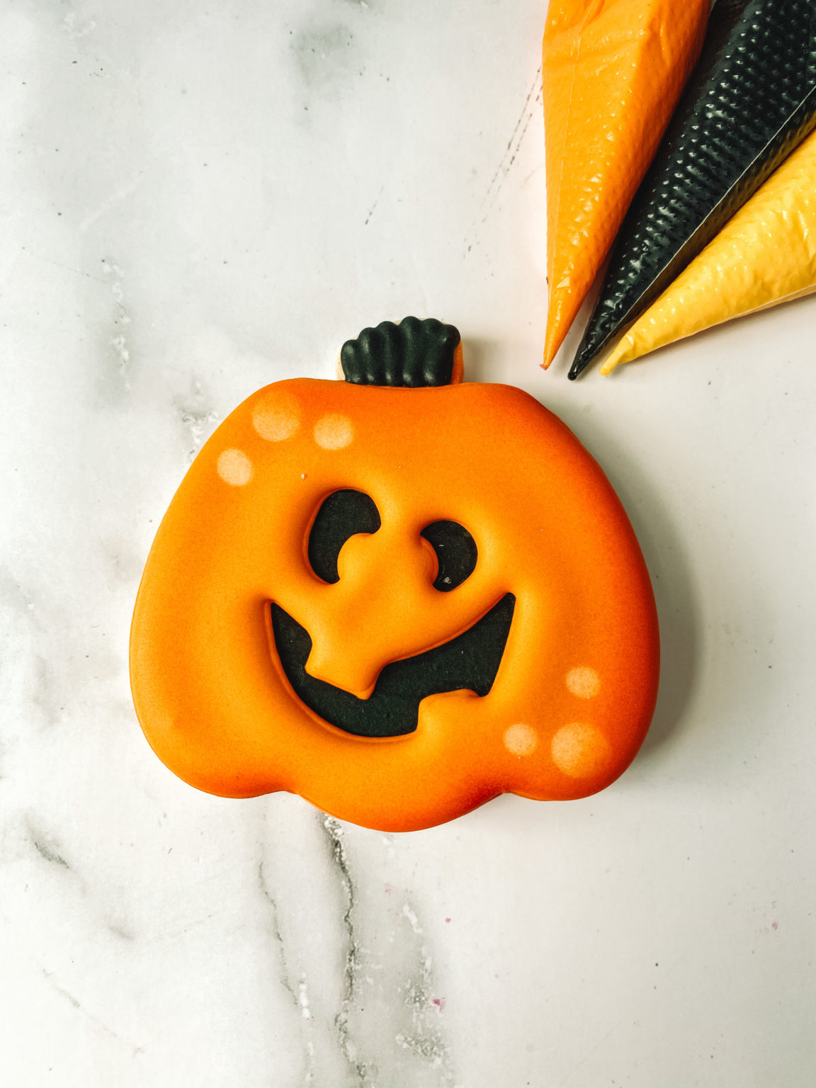 How To Make A Jack-o-lantern Cookie - Summer's Sweet Shoppe