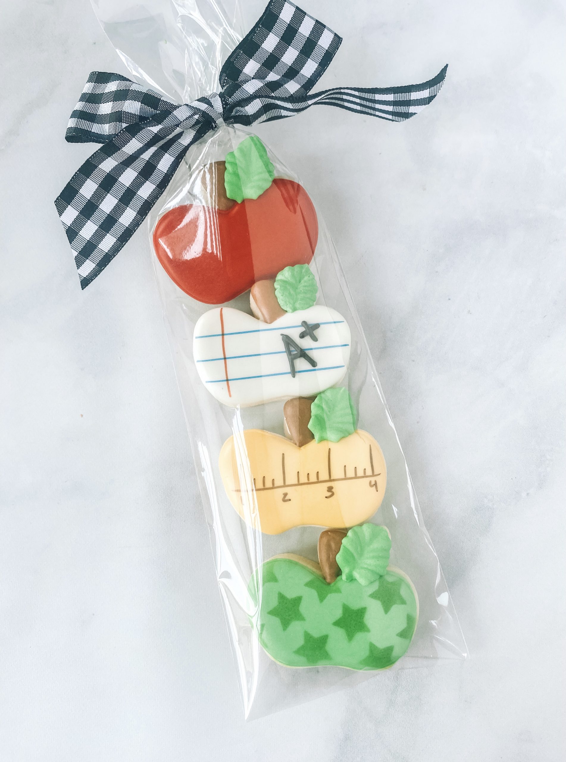 Easy back to school cookies - Summer's Sweet Shoppe