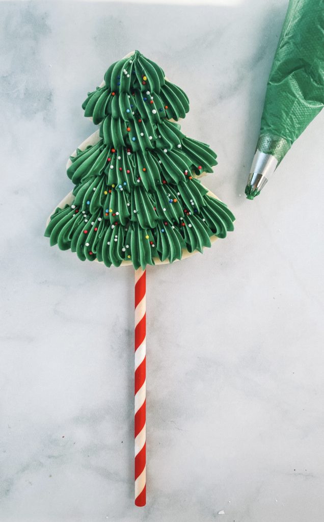 How to Make a Straw Christmas Tree