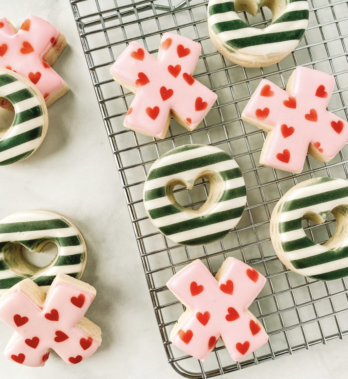How to Airbrush Valentine's Cookies Summer's Sweet Shoppe