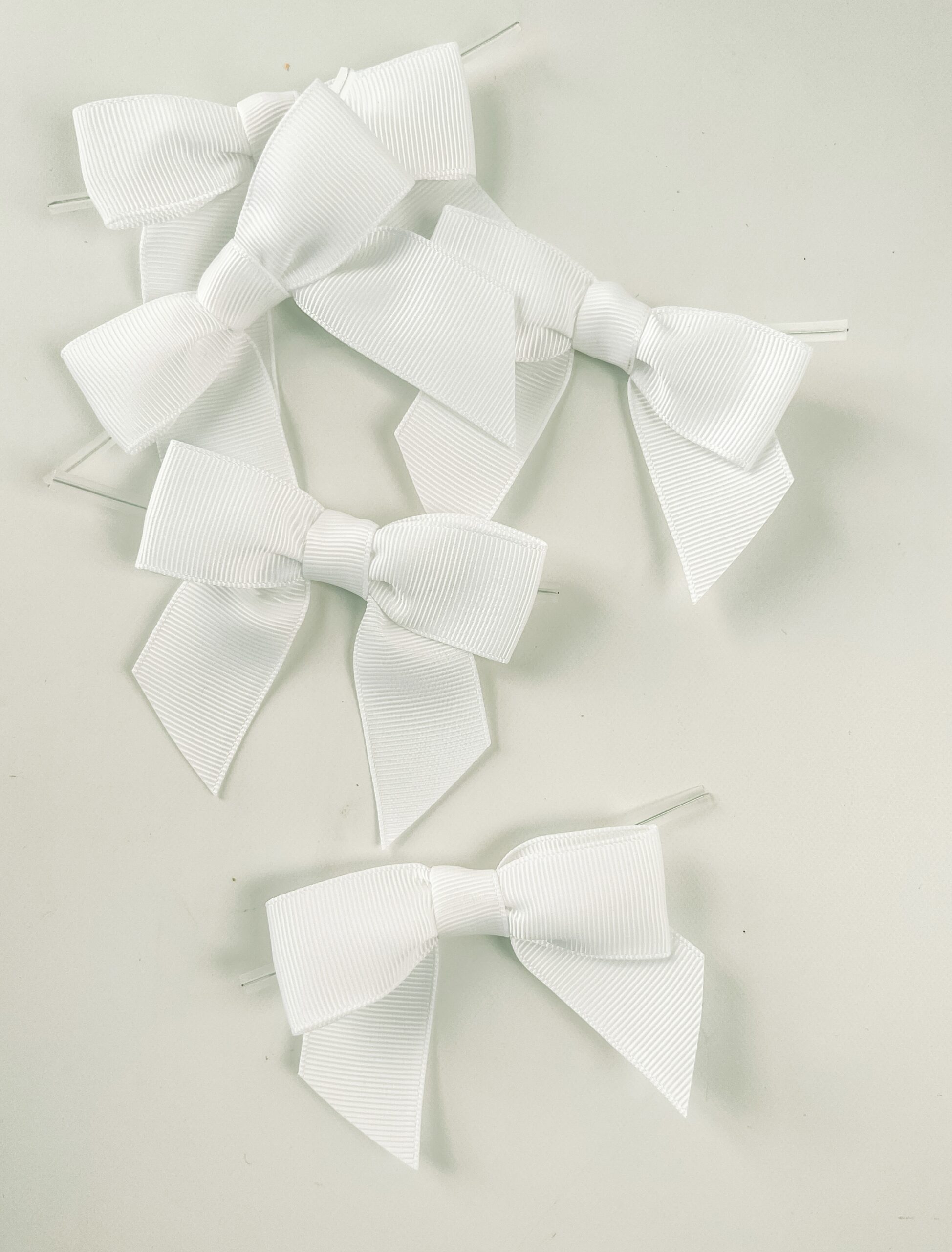 Pre-tied Bows with Wire Twist Tie: Red and White Stripe - Summer's